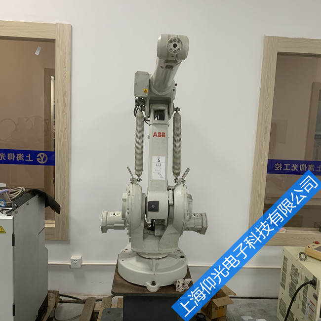 工業(yè)機(jī)器人的定期保養(yǎng)與日常維護(hù)