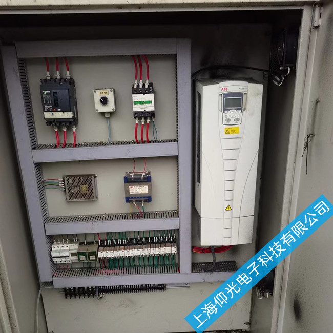 ABB變頻器上電沒(méi)有任何顯示維修